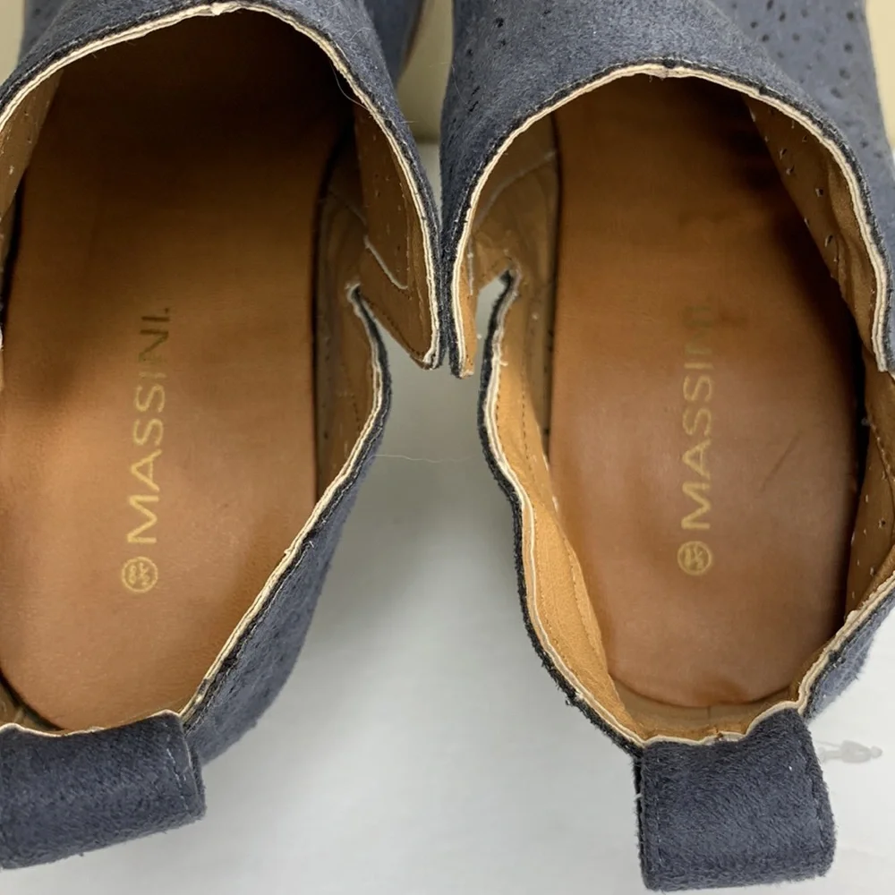 MASSINI Bootie Blue Perforated Faux Suede “DIAMOND” Block Heel Almond Toe 8.5M